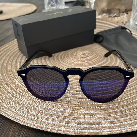 HAWKERS UNISEX SUNGLASSES DRIVE POLARIZED - Picture 2 of 7